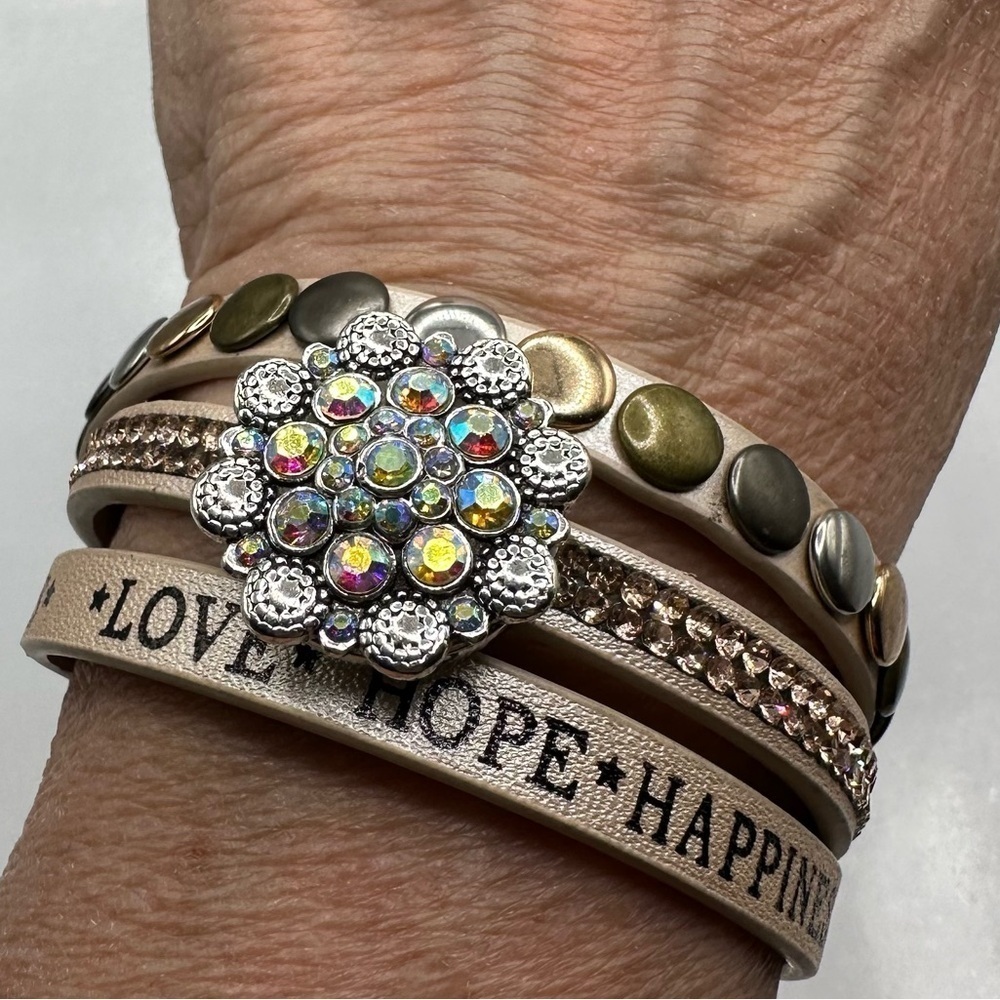 “Love, Hope, Happiness” Criss Cross Bracelet w/ Iridescent Sparkling Snap NWT - Picture 16 of 16